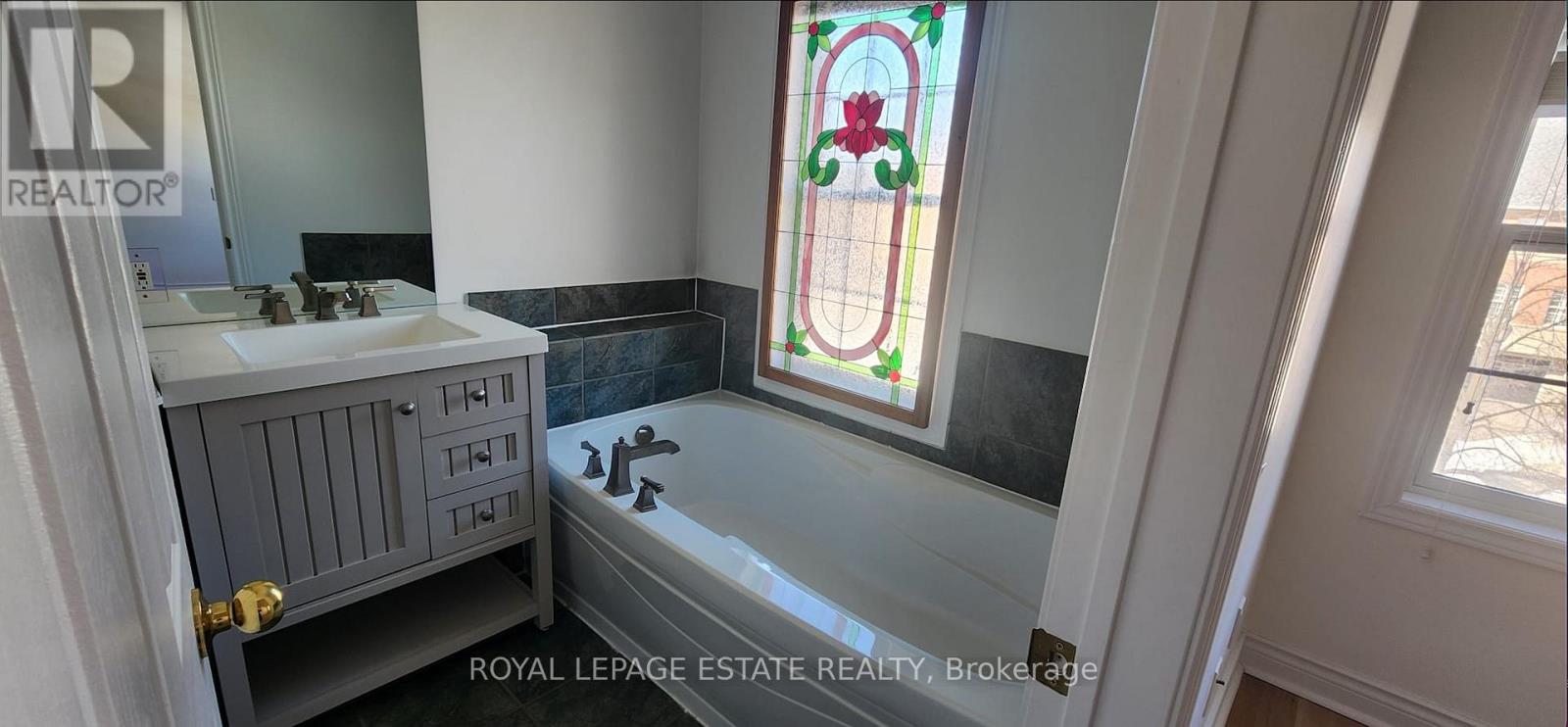 8 - 8038 Yonge Street, Vaughan, Ontario  L4J 1W3 - Photo 15 - N12831738