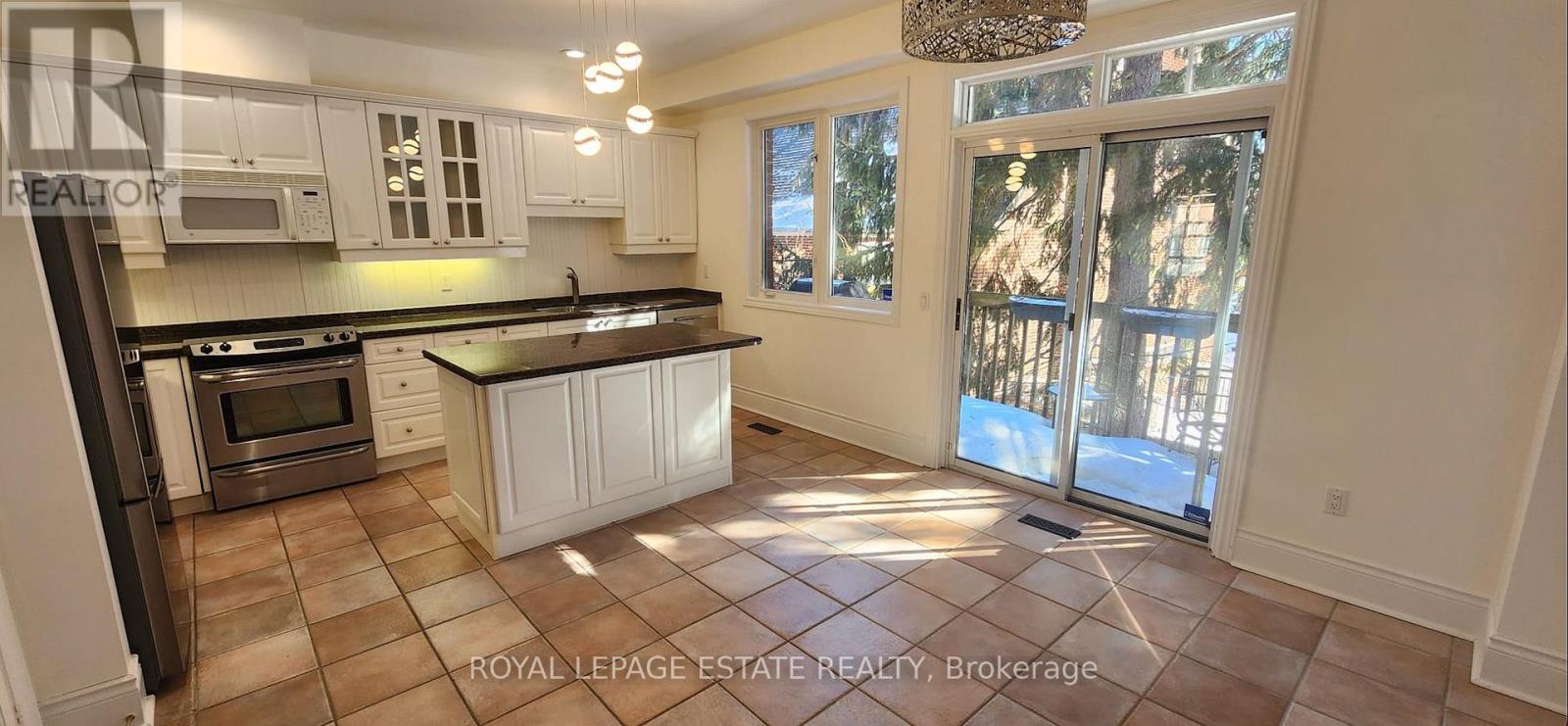 8 - 8038 Yonge Street, Vaughan, Ontario  L4J 1W3 - Photo 9 - N12831738