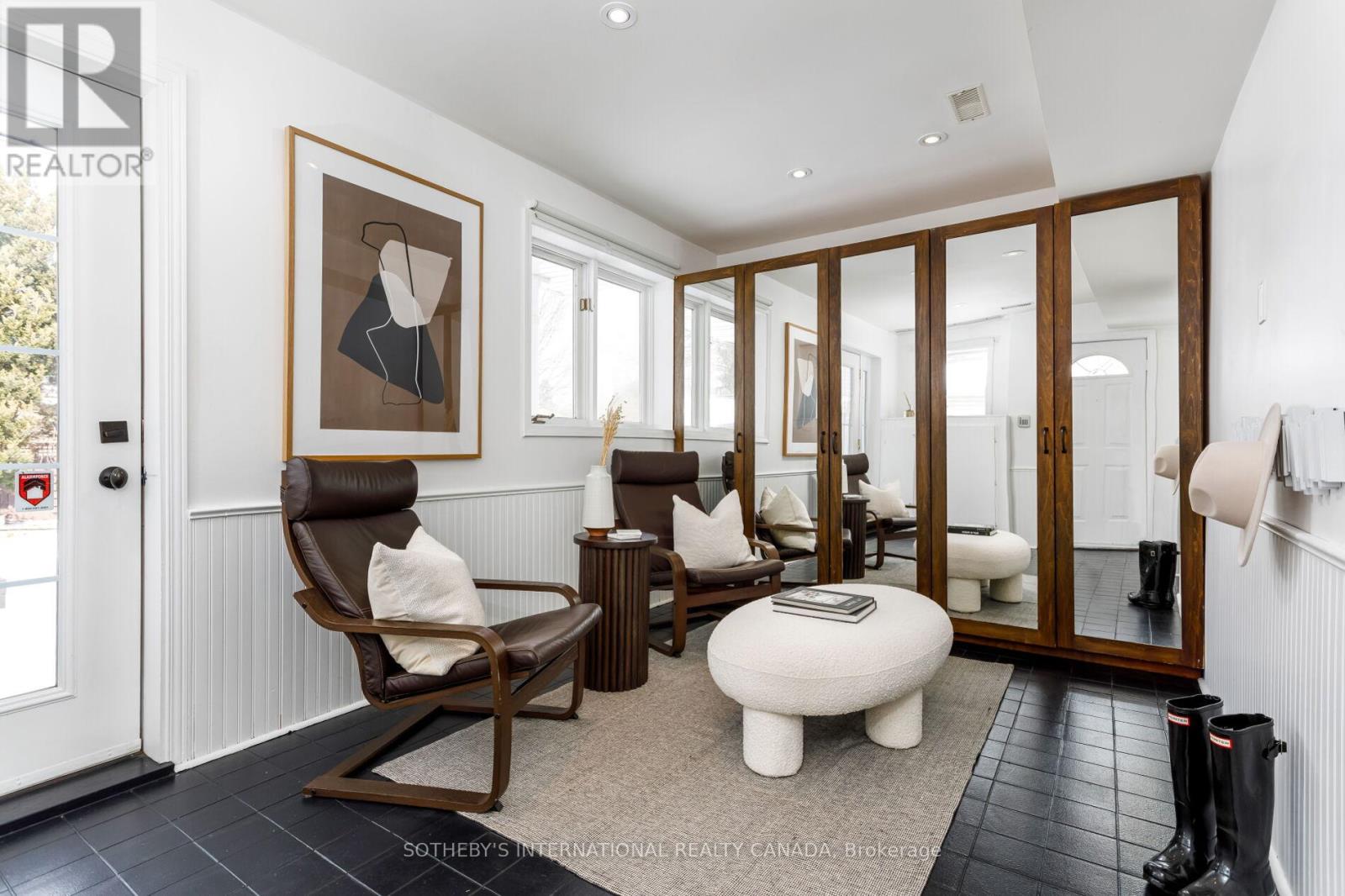 92 Delma Drive, Toronto, Ontario  M8W 4P1 - Photo 16 - W12836476