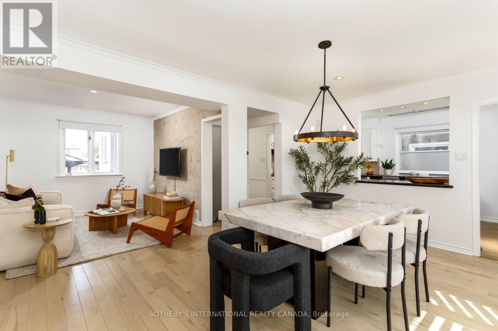 92 Delma Drive, Toronto, Ontario  M8W 4P1 - Photo 11 - W12836476