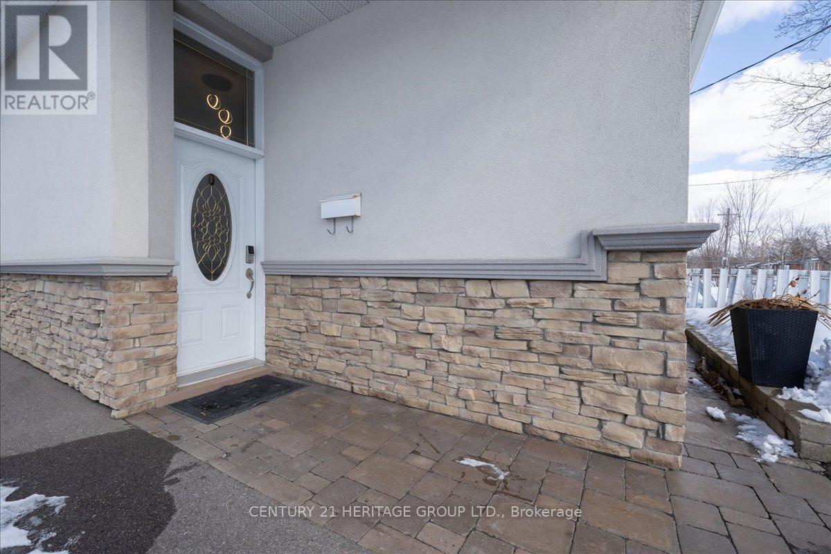 130 Rangoon Road, Toronto, Ontario  M9C 4P2 - Photo 4 - W12836960