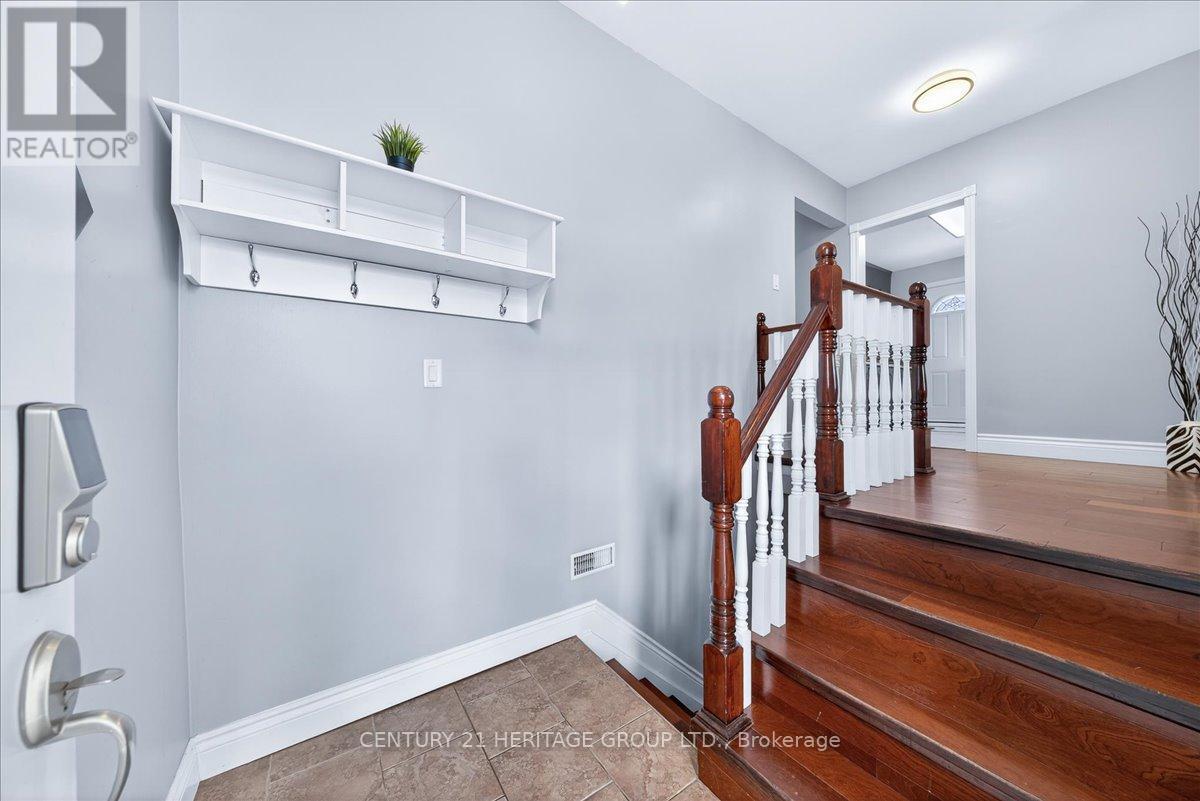 130 Rangoon Road, Toronto, Ontario  M9C 4P2 - Photo 5 - W12836960