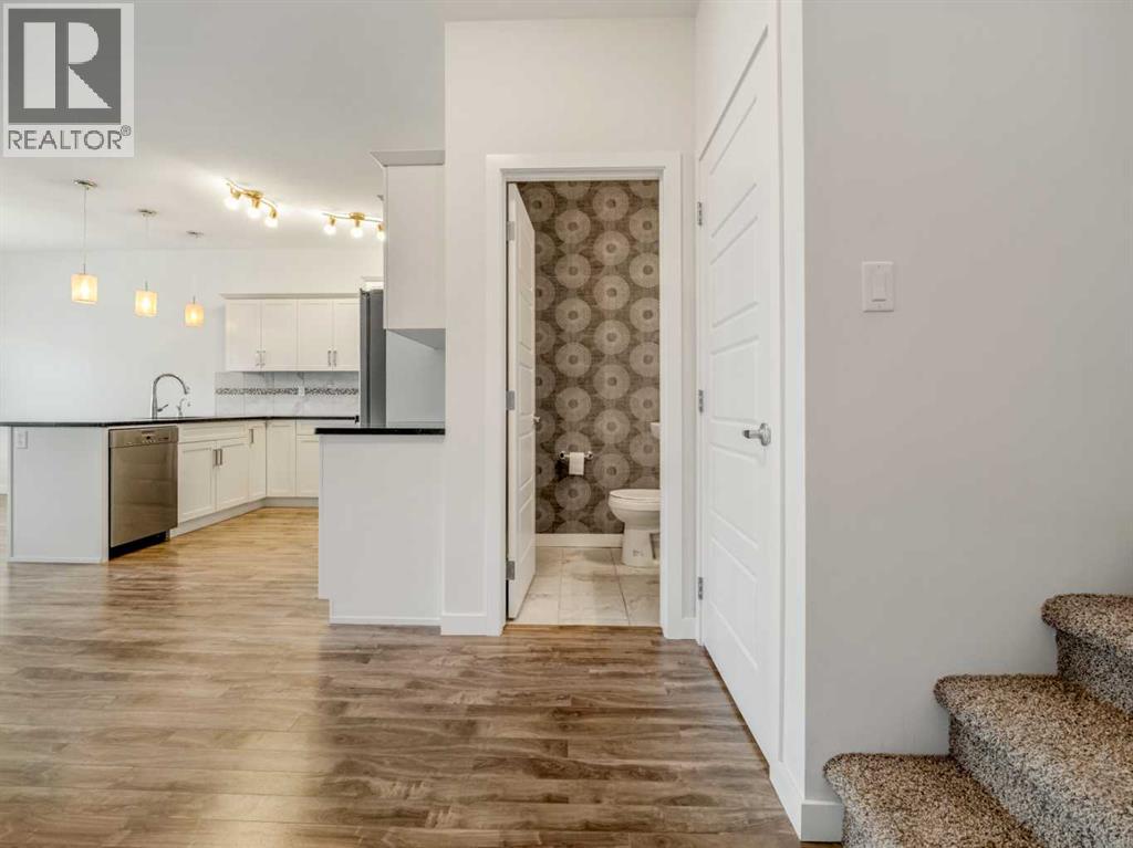 98 Moonlight Boulevard W, Lethbridge, Alberta  T1J 5K9 - Photo 3 - A2284140