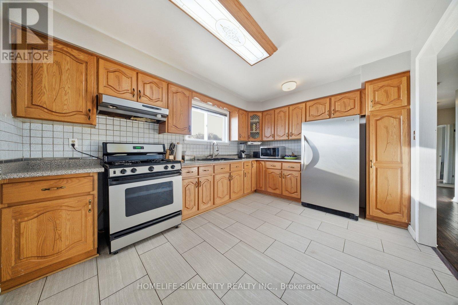 4662 Governors Road, Hamilton, Ontario  L0R 1T0 - Photo 14 - X12836958