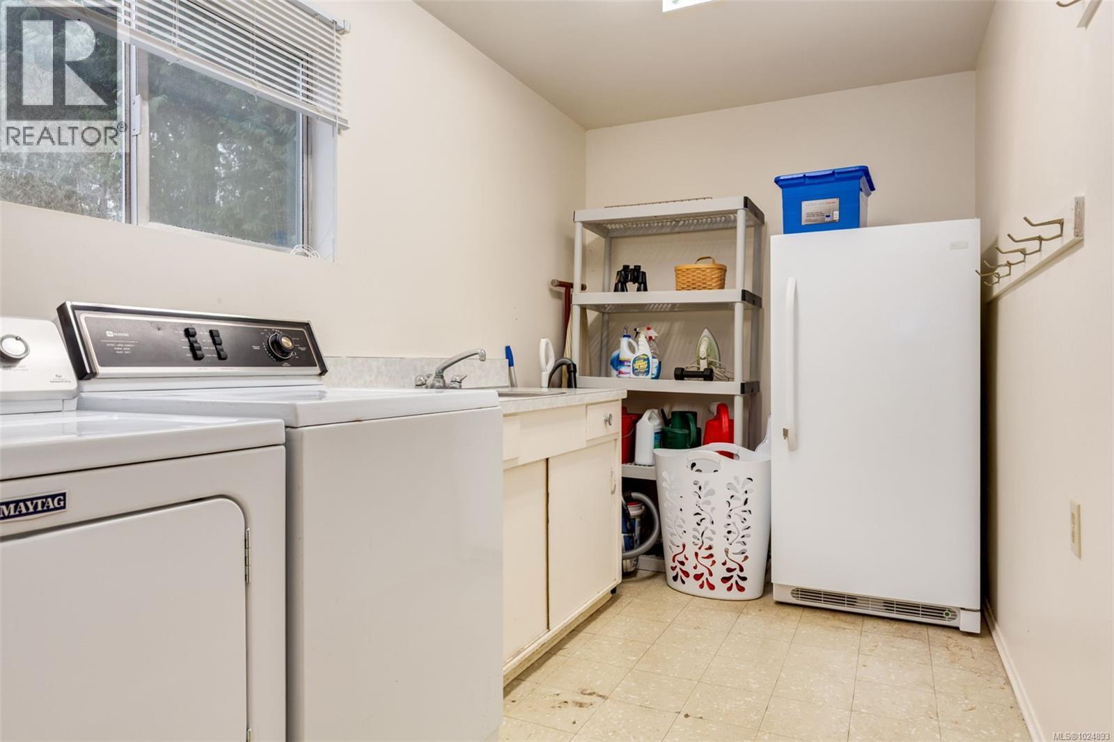 7900 Lantzville Rd, Lantzville, British Columbia  V0R 2H0 - Photo 6 - 1024893