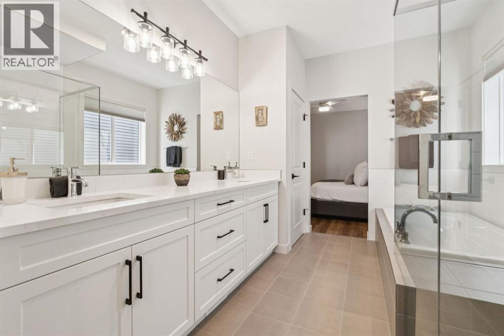 196 Emberside Hollow, Cochrane, Alberta  T4C 2A3 - Photo 9 - A2275681