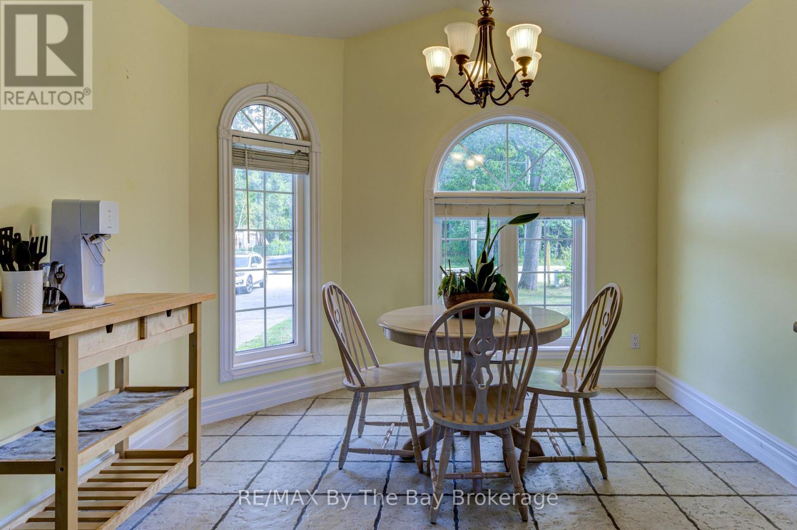 1902 River Road W, Wasaga Beach, Ontario  L9Z 2W2 - Photo 16 - S12837016