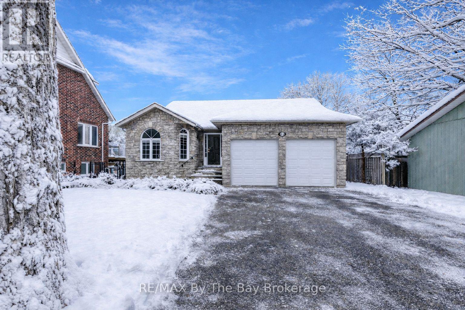 1902 River Road W, Wasaga Beach, Ontario  L9Z 2W2 - Photo 2 - S12837016