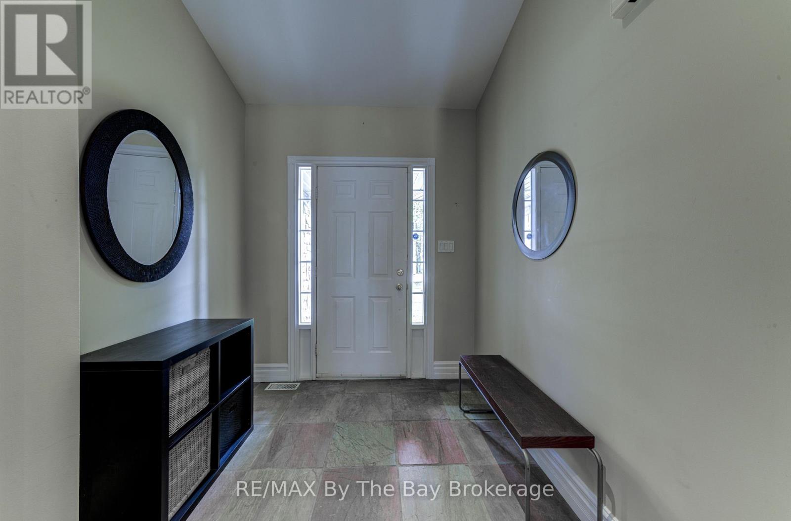 1902 River Road W, Wasaga Beach, Ontario  L9Z 2W2 - Photo 3 - S12837016