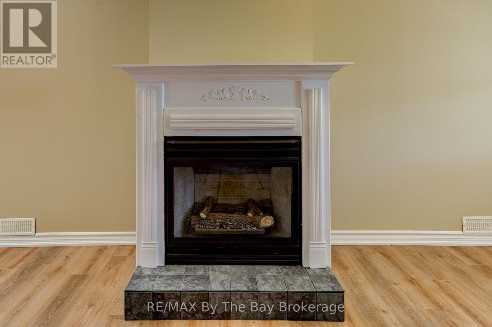 1902 River Road W, Wasaga Beach, Ontario  L9Z 2W2 - Photo 32 - S12837016