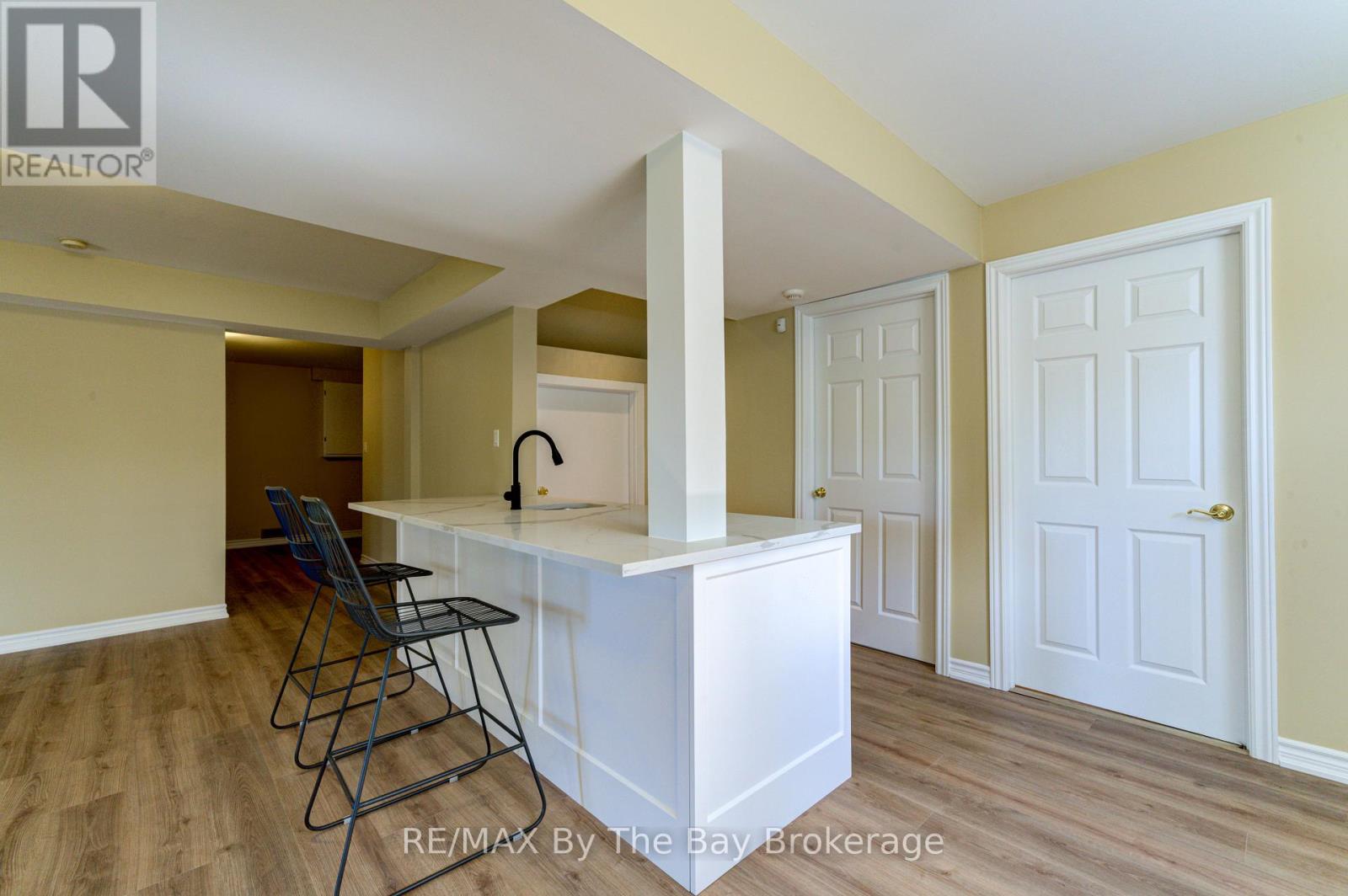 1902 River Road W, Wasaga Beach, Ontario  L9Z 2W2 - Photo 33 - S12837016