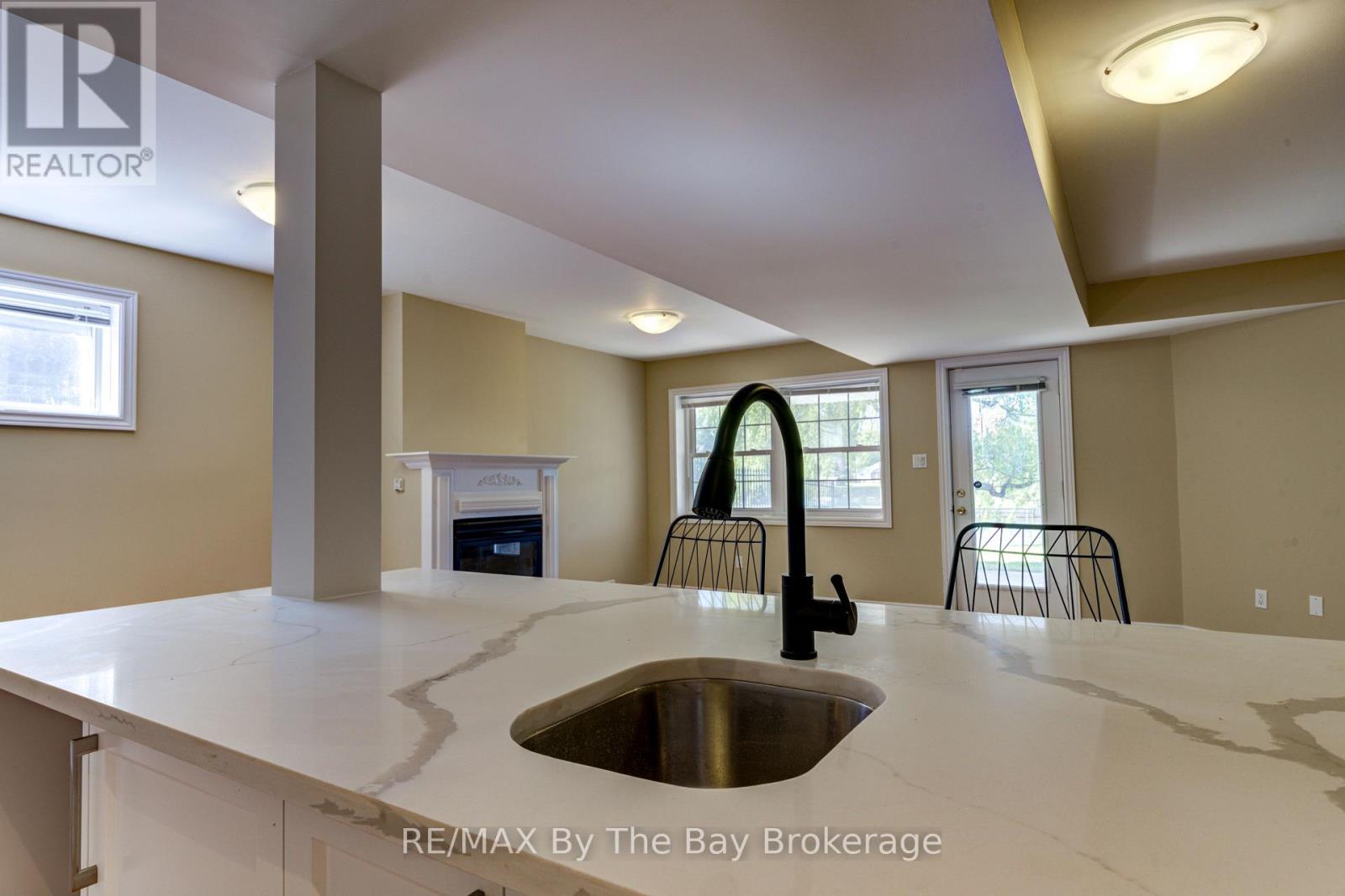 1902 River Road W, Wasaga Beach, Ontario  L9Z 2W2 - Photo 34 - S12837016