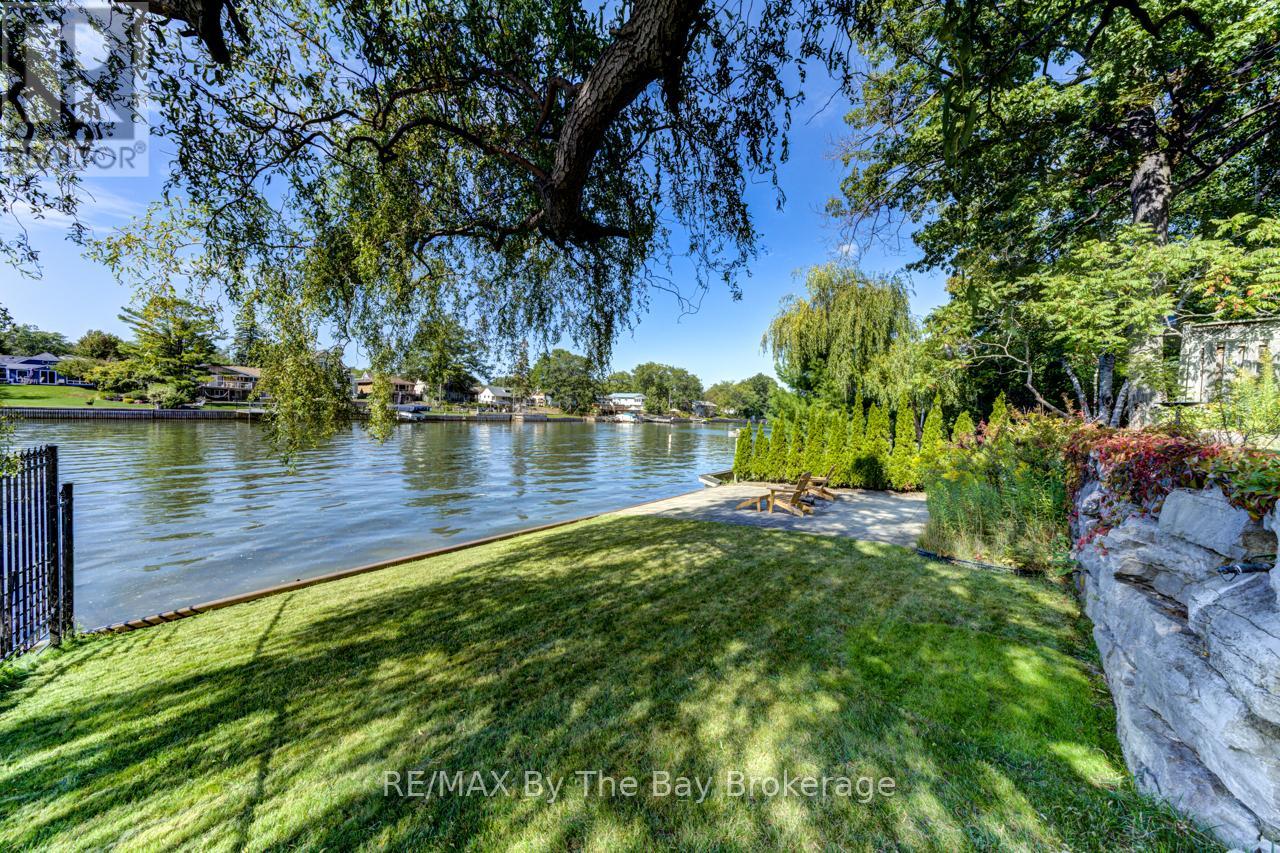 1902 River Road W, Wasaga Beach, Ontario  L9Z 2W2 - Photo 46 - S12837016