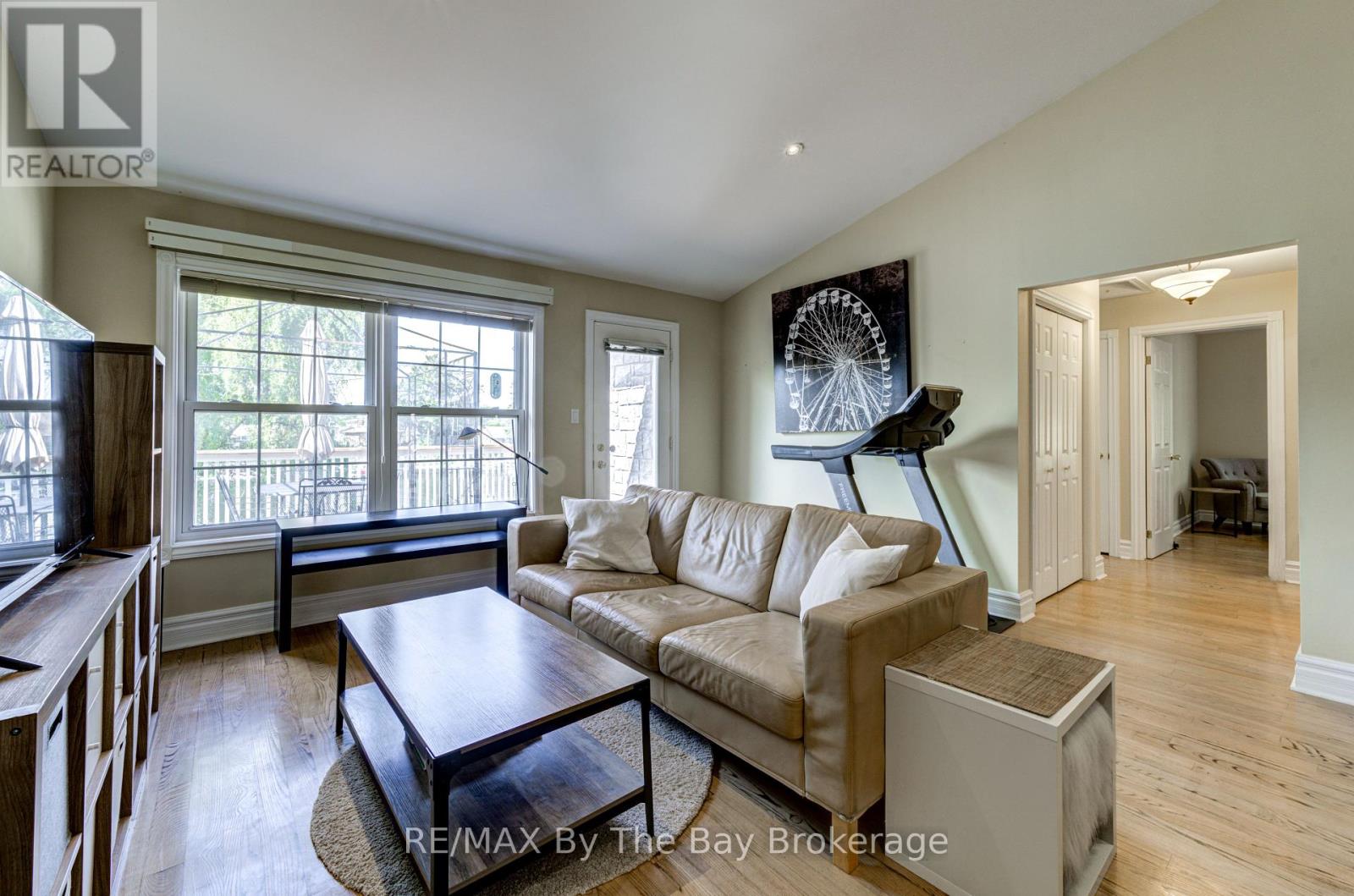 1902 River Road W, Wasaga Beach, Ontario  L9Z 2W2 - Photo 8 - S12837016