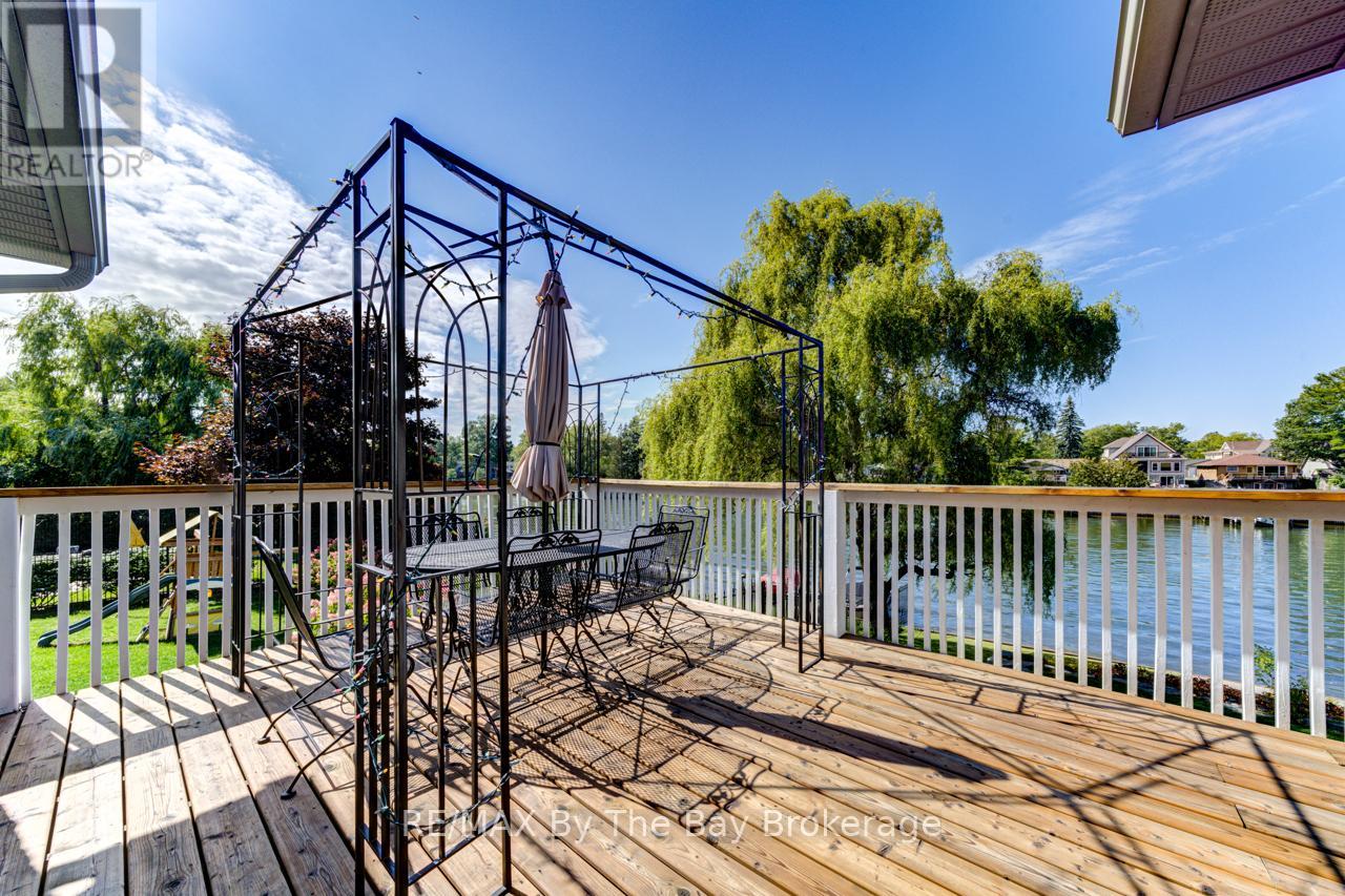 1902 River Road W, Wasaga Beach, Ontario  L9Z 2W2 - Photo 9 - S12837016