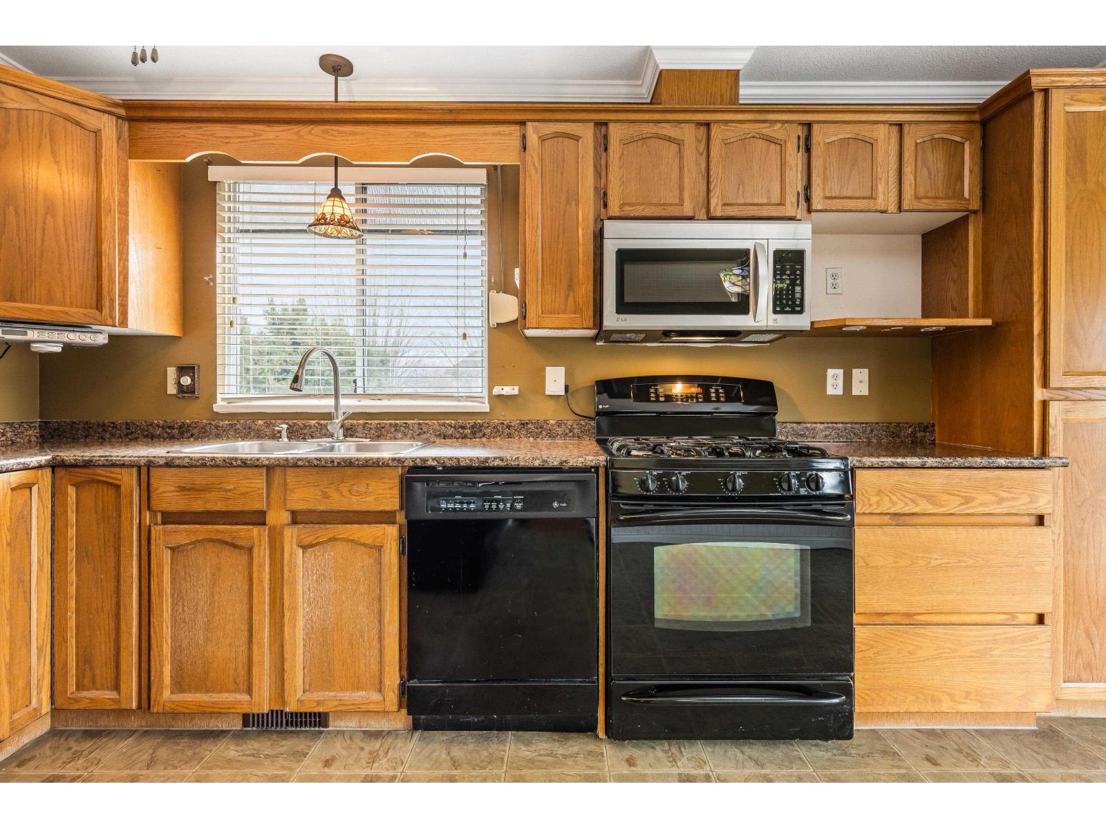 7575 Diamond Crescent, Sardis West Vedder, Chilliwack, British Columbia  V2R 3A8 - Photo 6 - R3094811