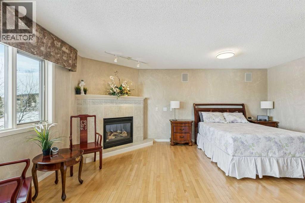 22 Valley Creek Road Nw, Calgary, Alberta  T3B 5T9 - Photo 19 - A2289384