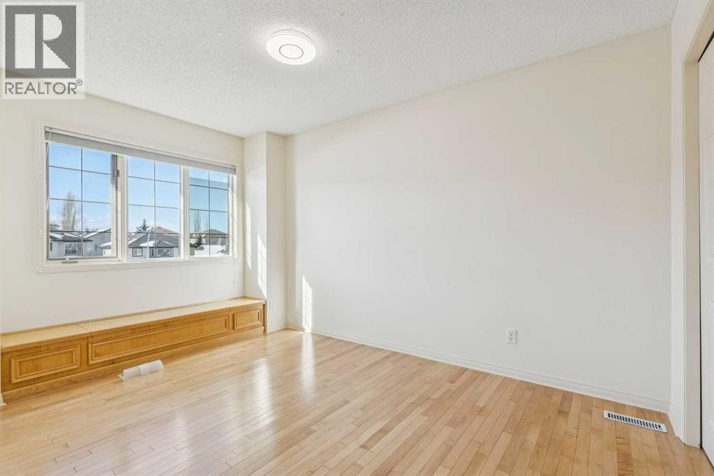 22 Valley Creek Road Nw, Calgary, Alberta  T3B 5T9 - Photo 25 - A2289384