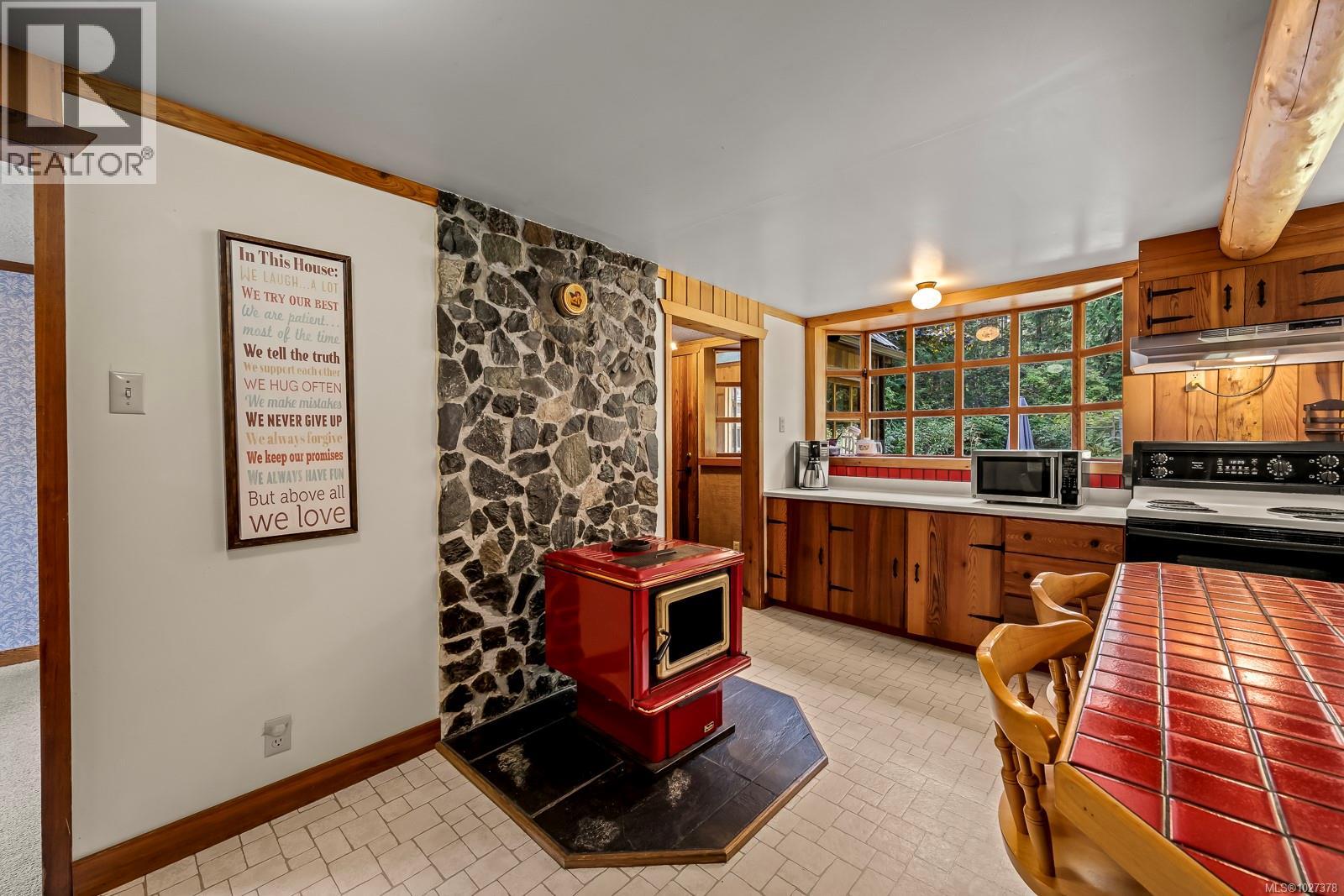 6300 Anderson Dr, Hornby Island, British Columbia  V0R 1Z0 - Photo 14 - 1027378