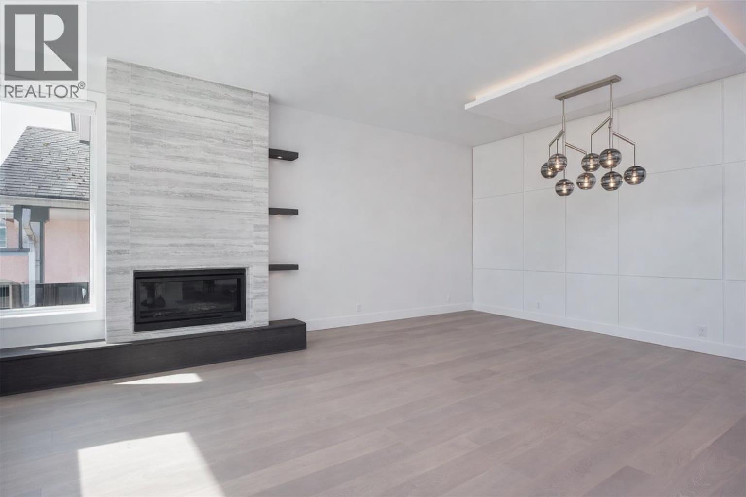 356 W 28th Street, North Vancouver, British Columbia  V7N 2J1 - Photo 3 - R3094970