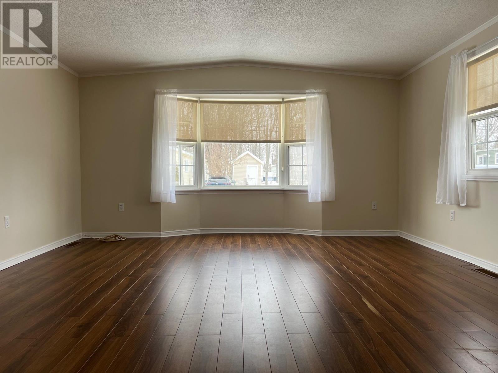 18 Dale Drive, Summerside, Prince Edward Island  C1N 4T4 - Photo 9 - 202529309