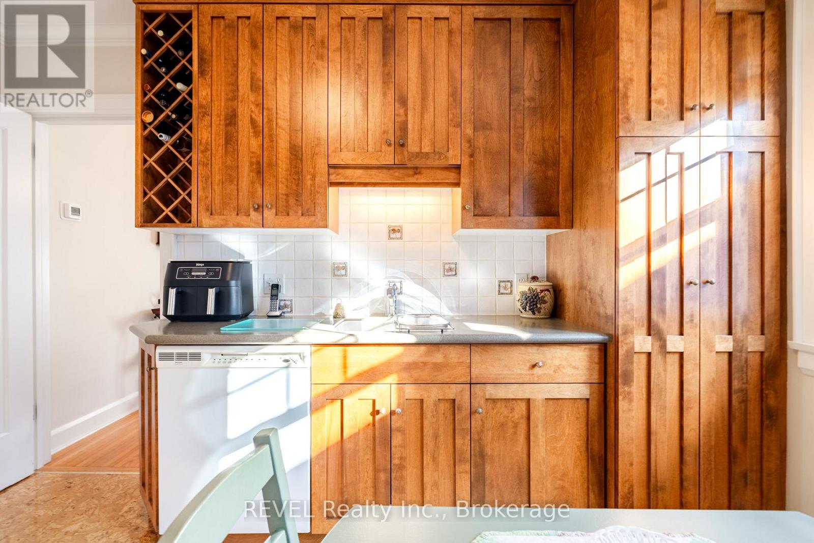 14 Junkin Street, St. Catharines, Ontario  L2R 1N3 - Photo 14 - X12837026