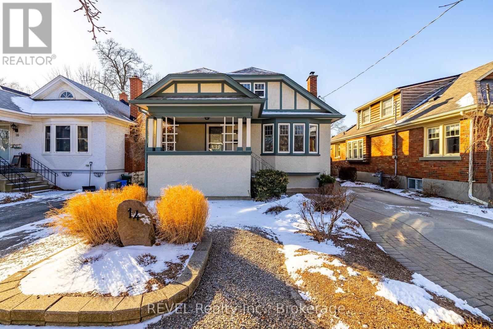 14 Junkin Street, St. Catharines, Ontario  L2R 1N3 - Photo 2 - X12837026