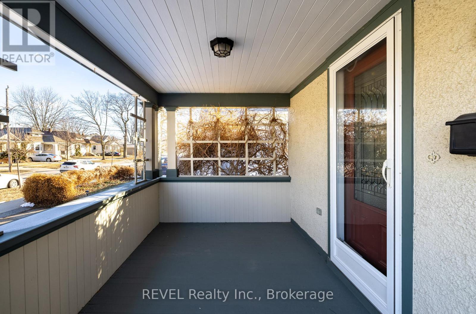 14 Junkin Street, St. Catharines, Ontario  L2R 1N3 - Photo 4 - X12837026