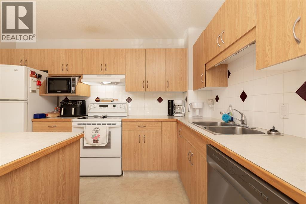 3, 11 Highlands Place W, Lethbridge, Alberta  T1J 4X8 - Photo 9 - A2290076