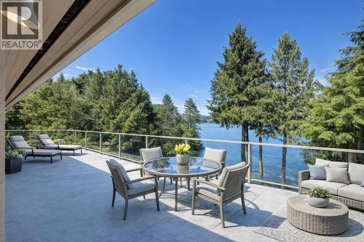 6448 N Gale Avenue, Sechelt, British Columbia  V7Z 0L1 - Photo 10 - R3095114