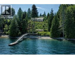 6448 N GALE AVENUE, Sechelt, British Columbia