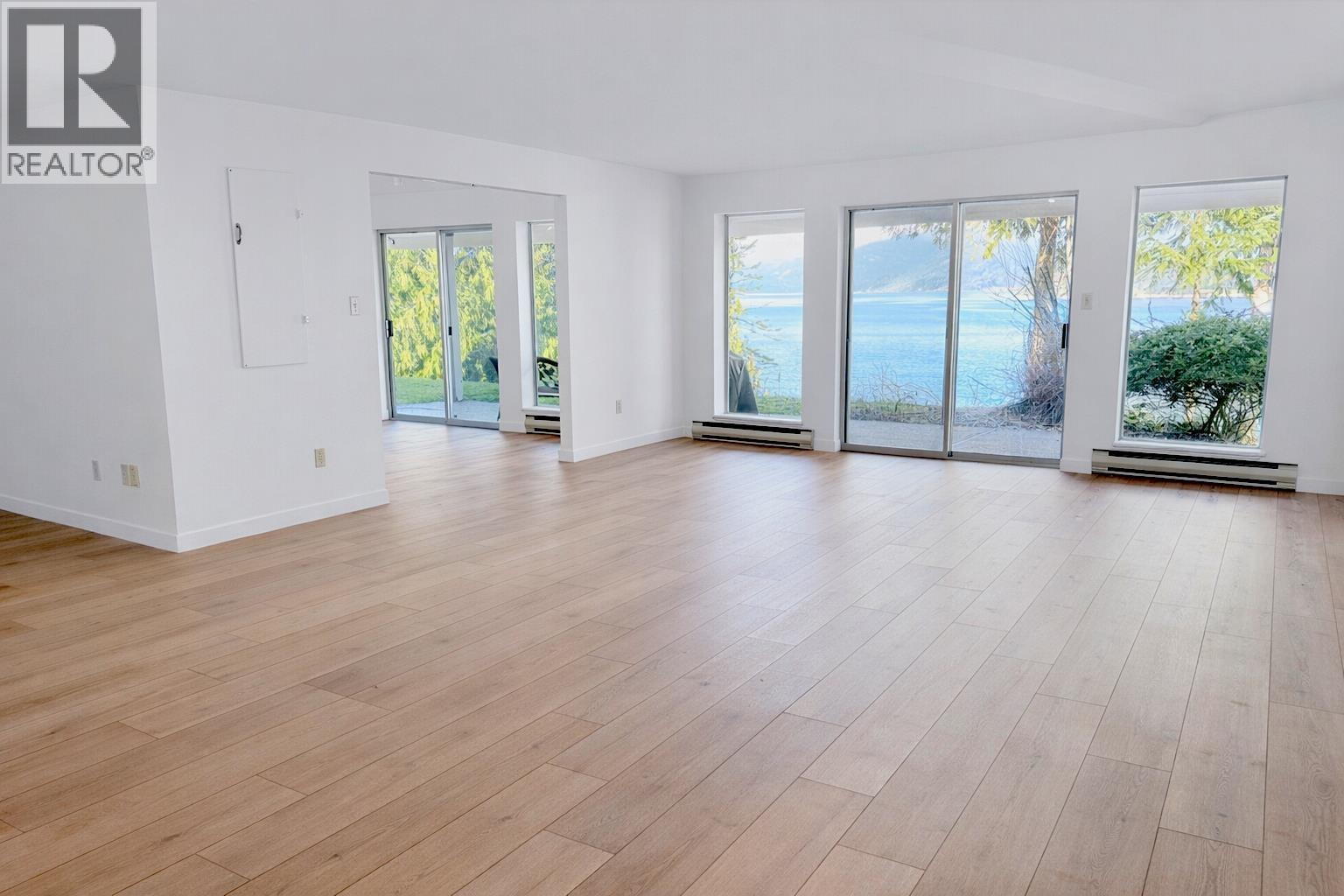 6448 N Gale Avenue, Sechelt, British Columbia  V7Z 0L1 - Photo 30 - R3095114