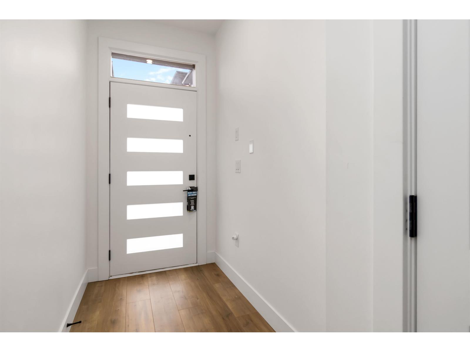 10 32970 Tunbridge Avenue, Mission, British Columbia  V2V 6X9 - Photo 3 - R3095193