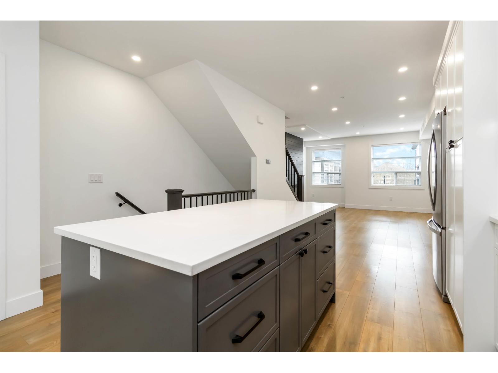 10 32970 Tunbridge Avenue, Mission, British Columbia  V2V 6X9 - Photo 4 - R3095193