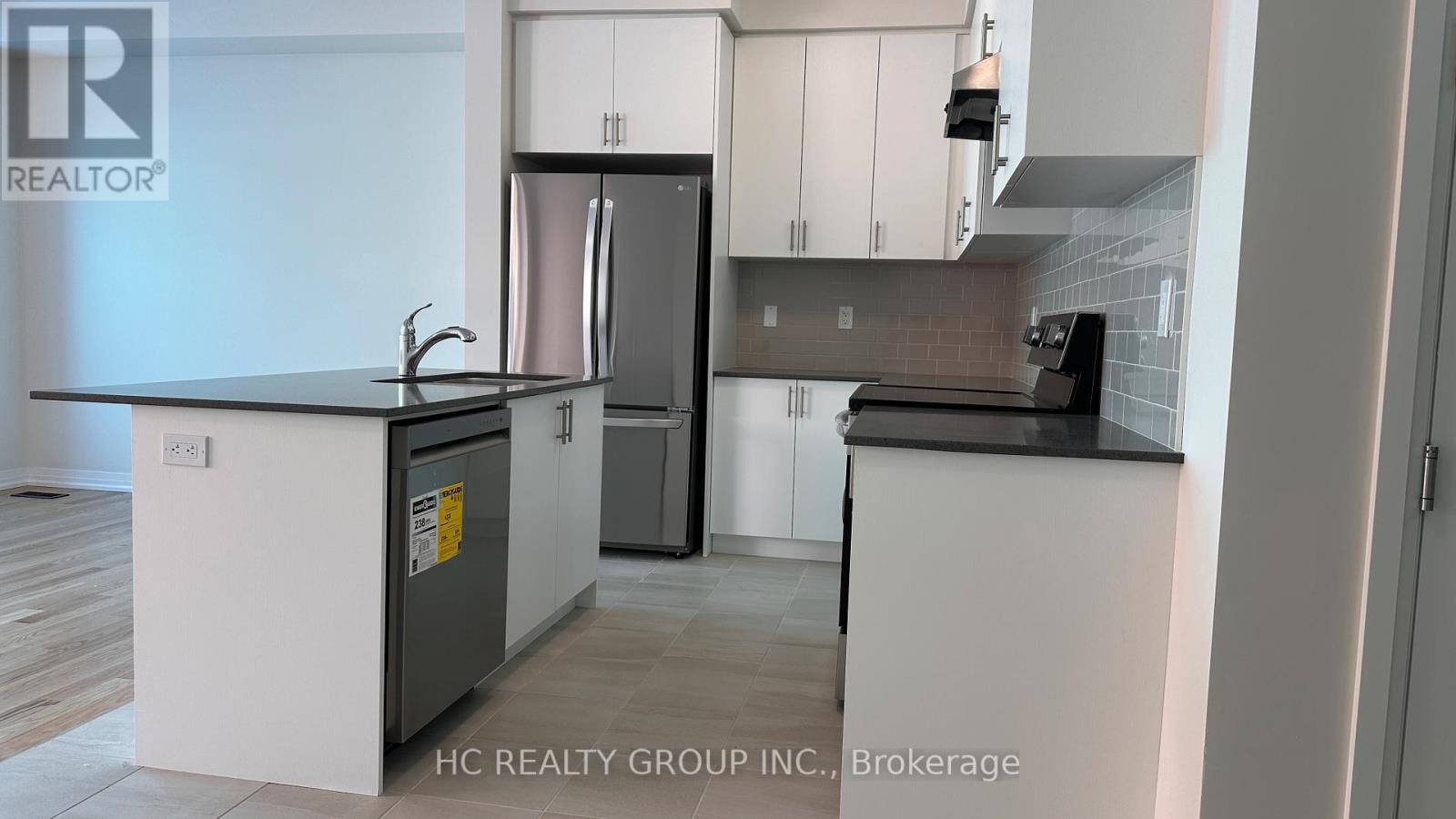 2975 Seagrass Street, Pickering, Ontario  L1X 0P8 - Photo 4 - E12837024