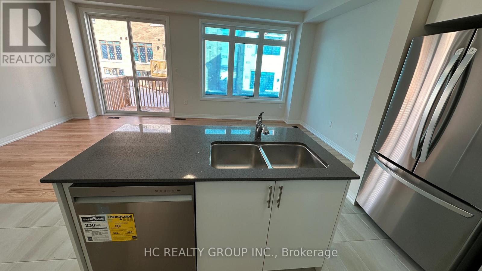 2975 Seagrass Street, Pickering, Ontario  L1X 0P8 - Photo 5 - E12837024