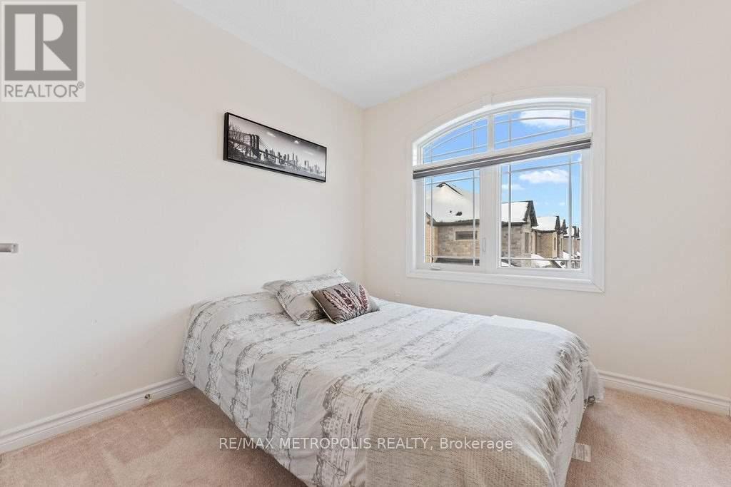 45 Deneb Street, Barrie (Ardagh), Ontario  L4M 0K6 - Photo 11 - S12836988