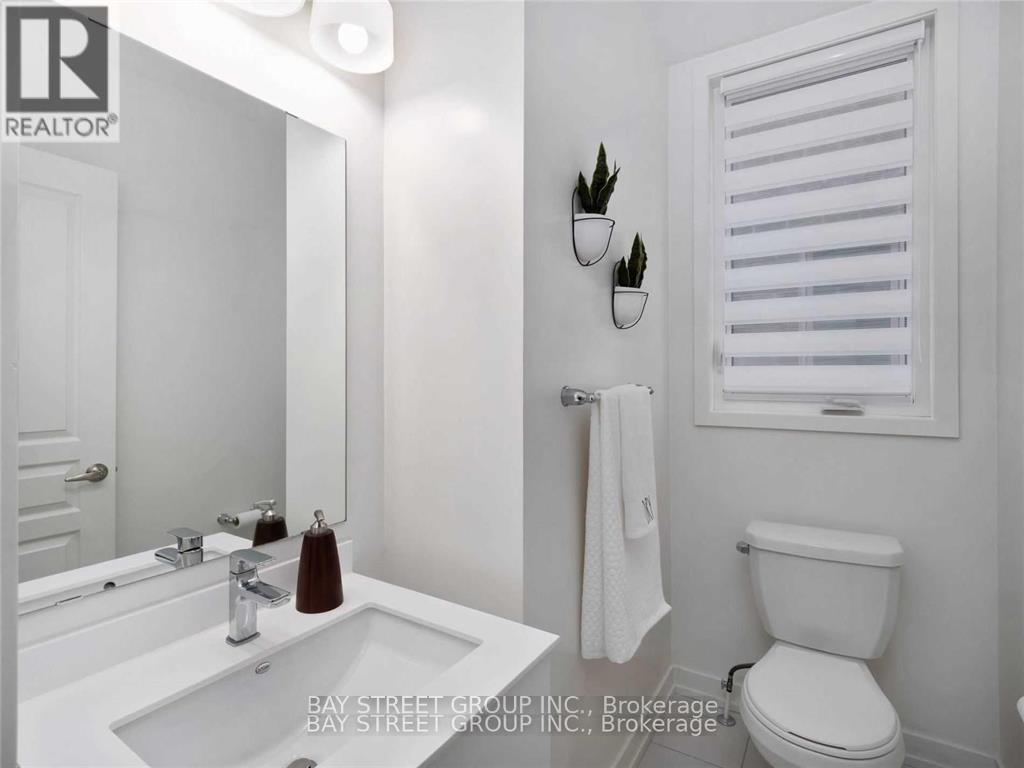 3186 Mintwood Circle, Oakville, Ontario  L6H 0P1 - Photo 8 - W12836978