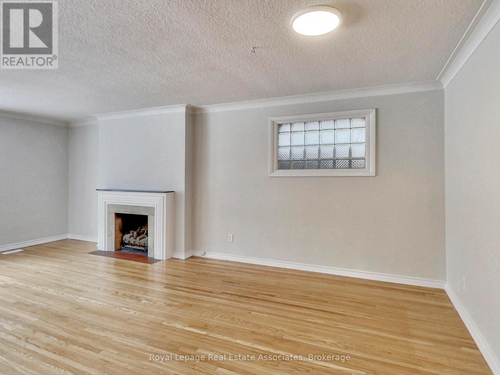 9 Beaverbrook Avenue, Toronto, Ontario  M9B 2M8 - Photo 11 - W12836982