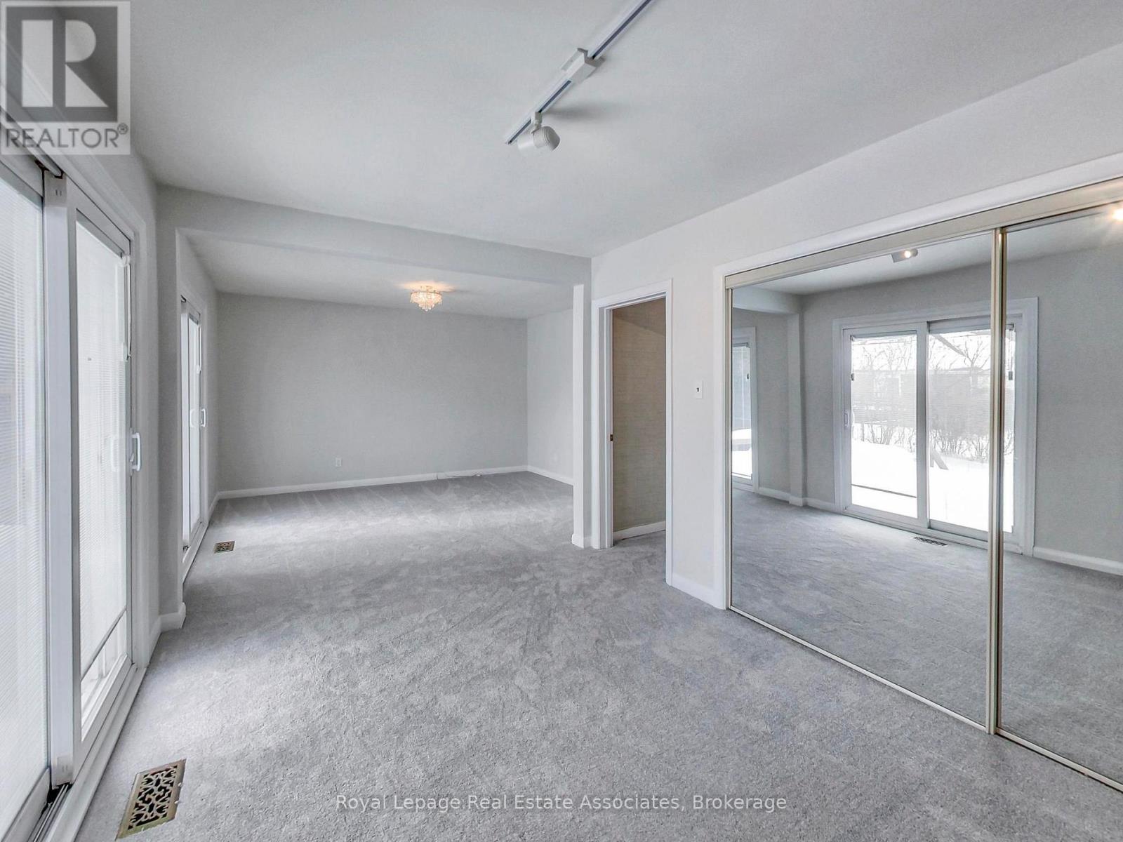 9 Beaverbrook Avenue, Toronto, Ontario  M9B 2M8 - Photo 15 - W12836982