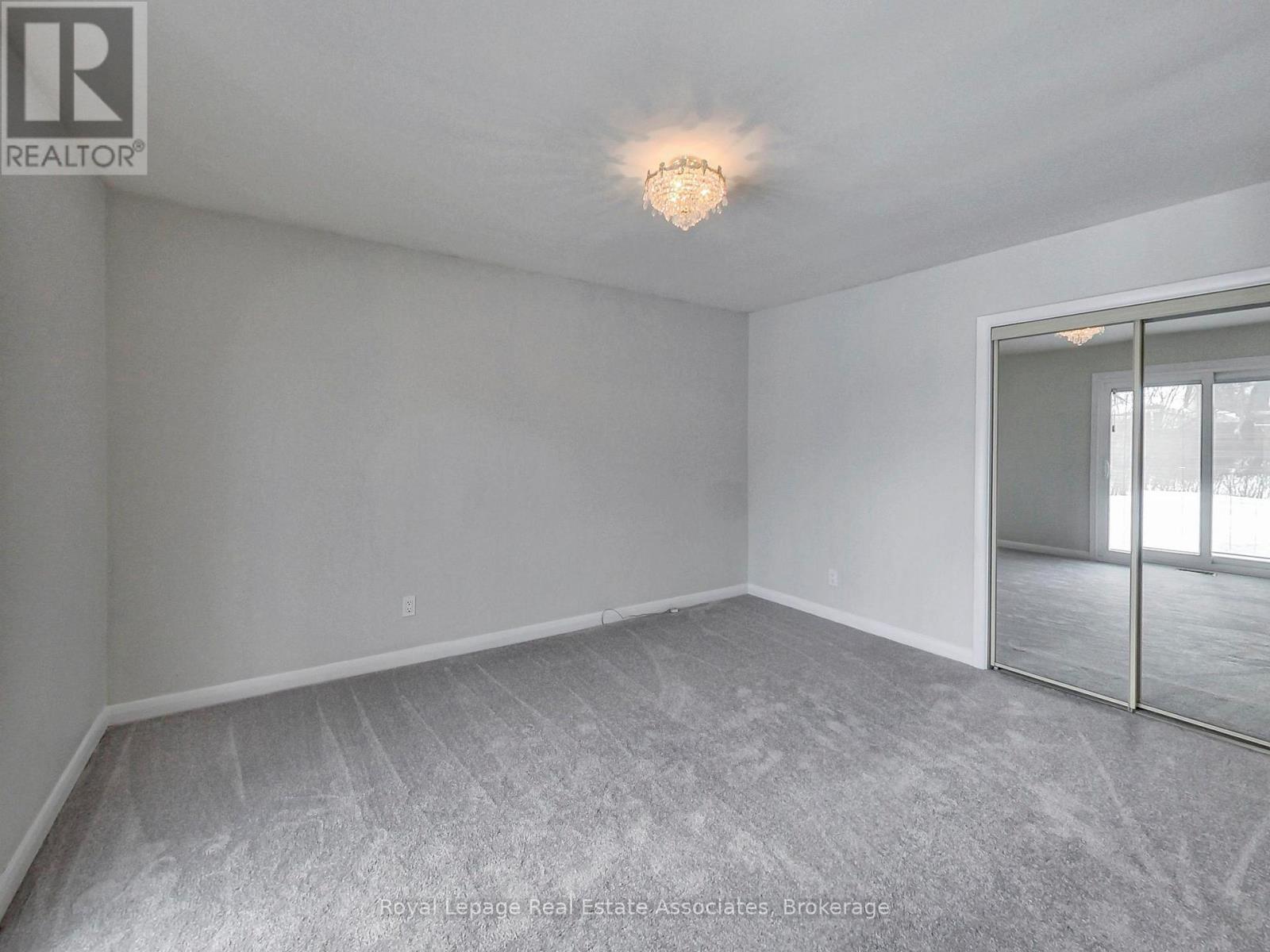 9 Beaverbrook Avenue, Toronto, Ontario  M9B 2M8 - Photo 20 - W12836982