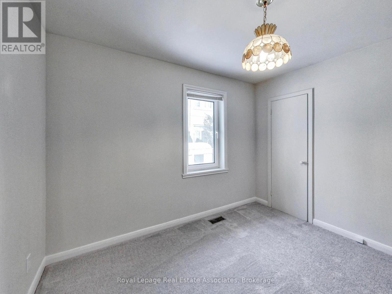 9 Beaverbrook Avenue, Toronto, Ontario  M9B 2M8 - Photo 23 - W12836982