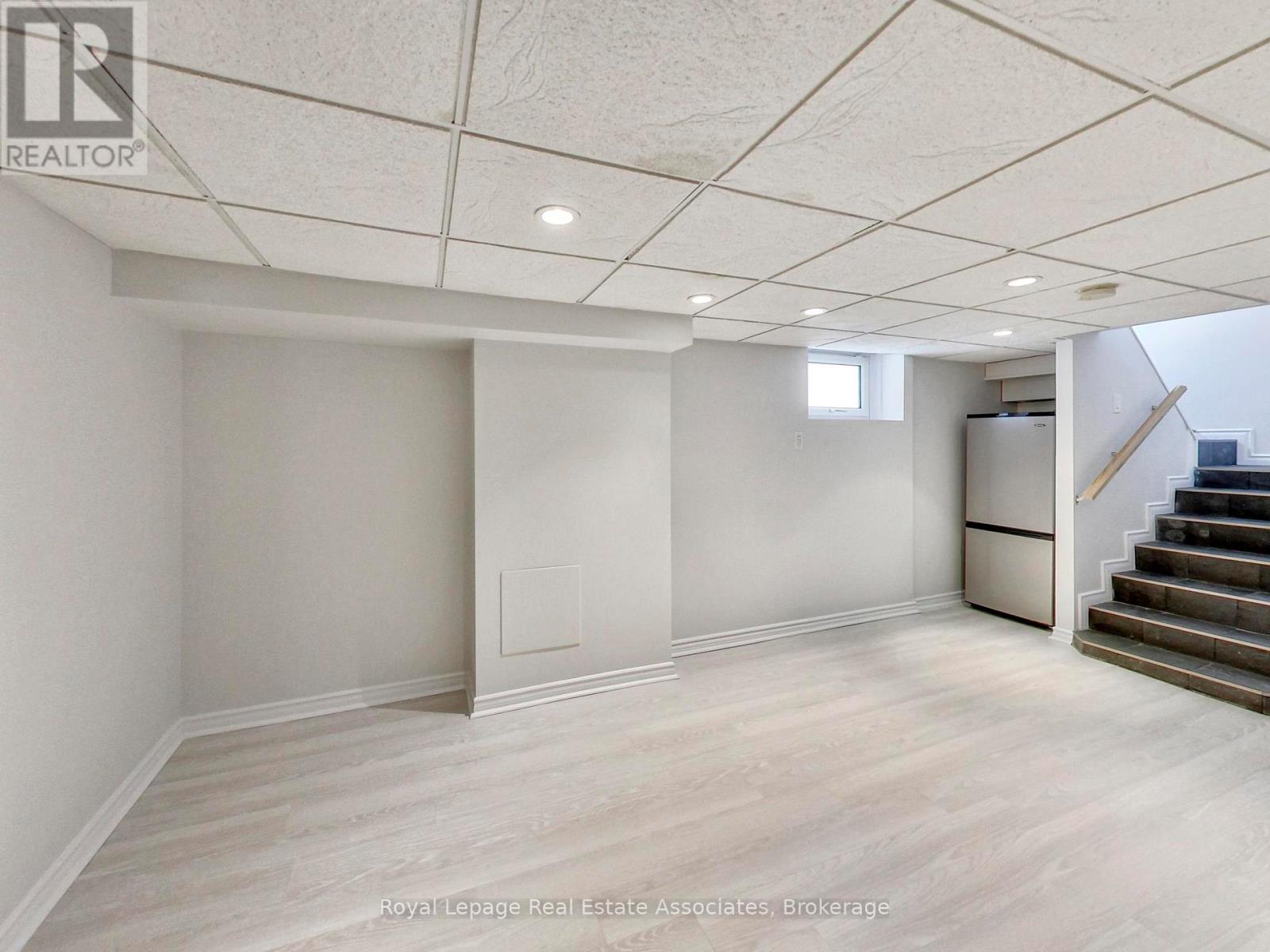 9 Beaverbrook Avenue, Toronto, Ontario  M9B 2M8 - Photo 29 - W12836982