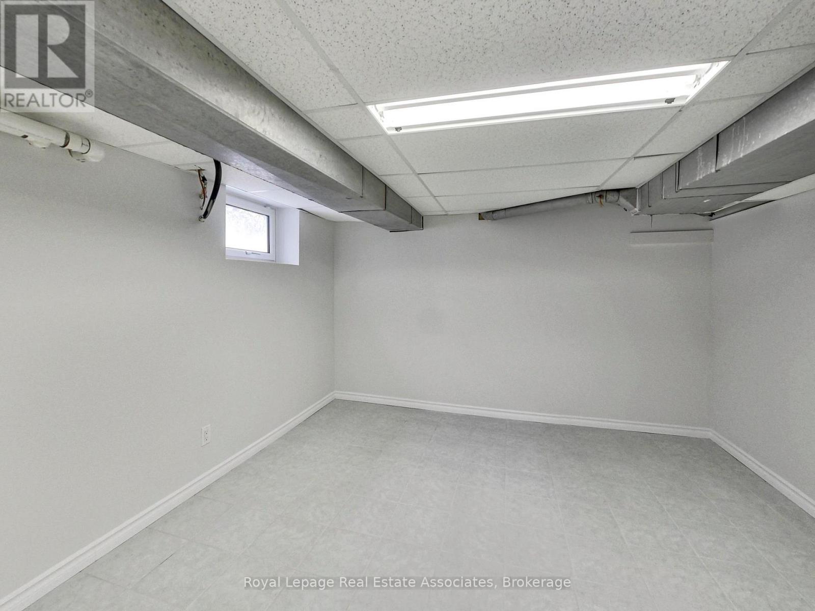 9 Beaverbrook Avenue, Toronto, Ontario  M9B 2M8 - Photo 32 - W12836982