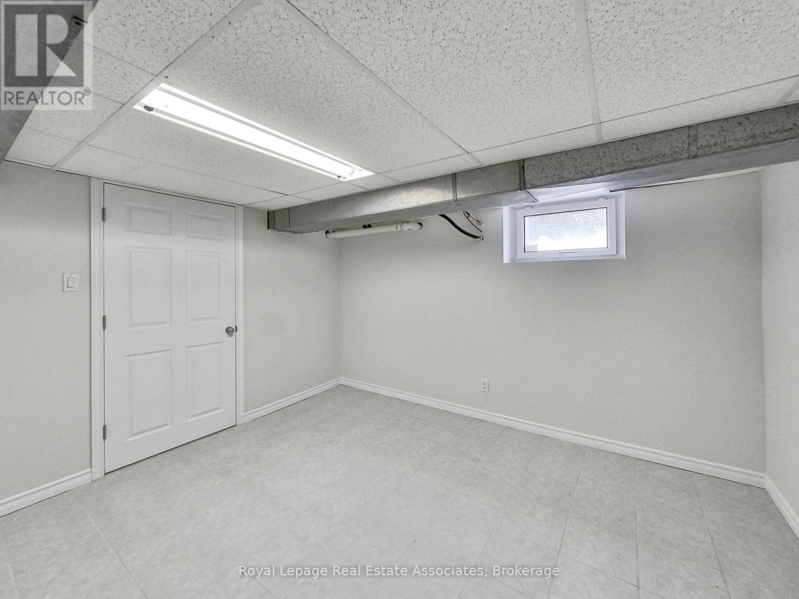 9 Beaverbrook Avenue, Toronto, Ontario  M9B 2M8 - Photo 33 - W12836982