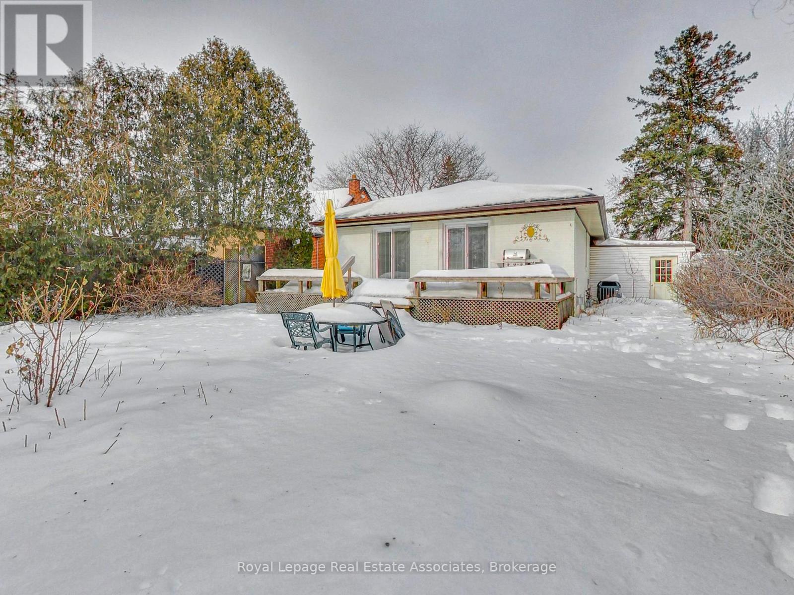 9 Beaverbrook Avenue, Toronto, Ontario  M9B 2M8 - Photo 38 - W12836982