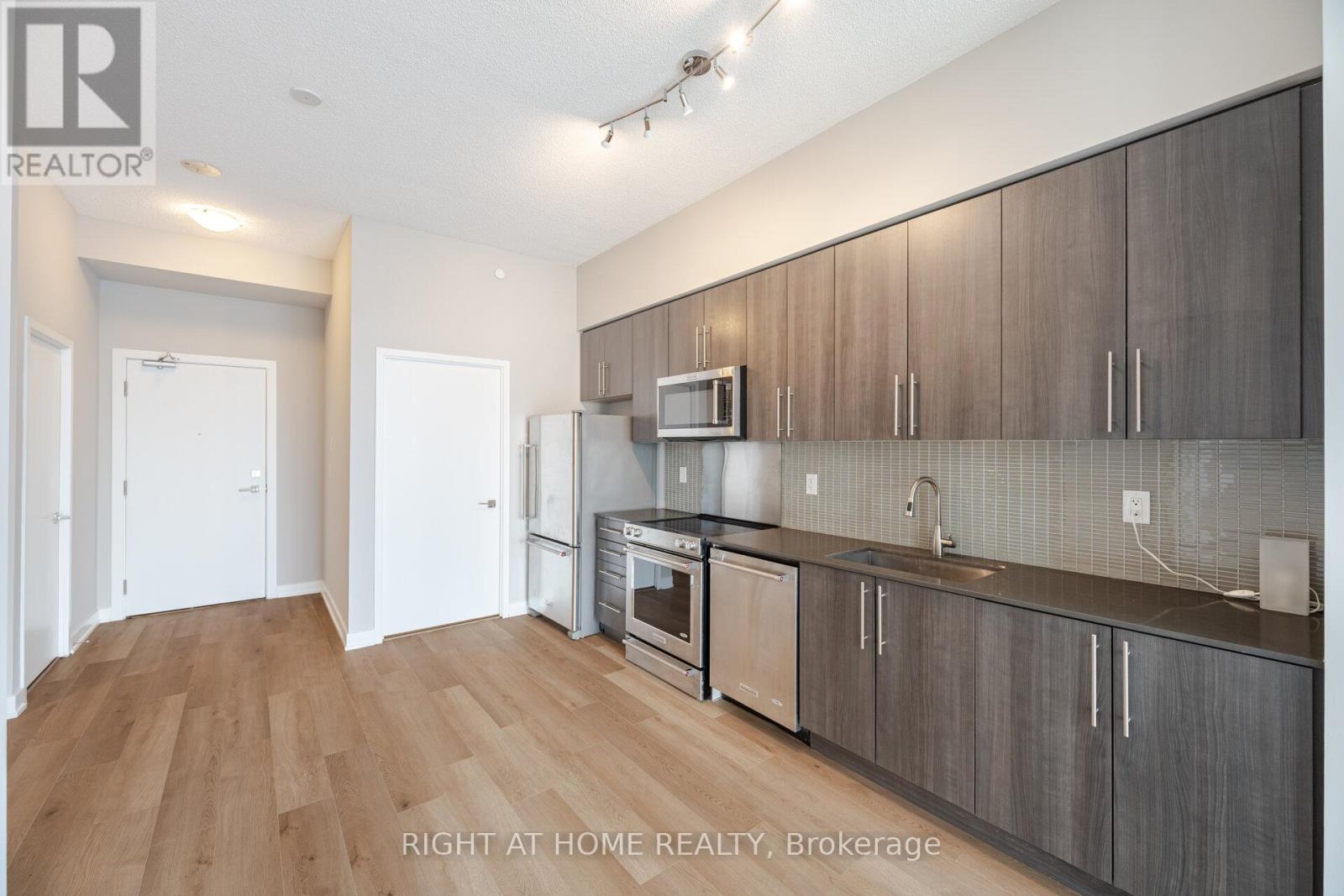 715 - 4011 Brickstone Mews, Mississauga, Ontario  L5B 0J7 - Photo 9 - W12836994