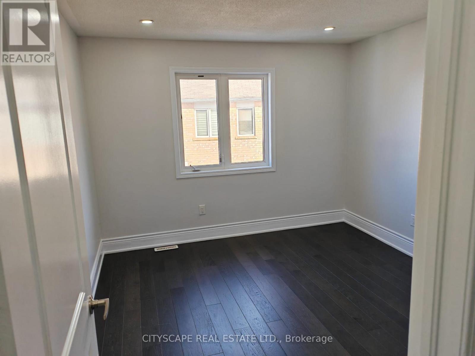 228 Slingsby Landing, Milton, Ontario  L9T 8N5 - Photo 18 - W12836998