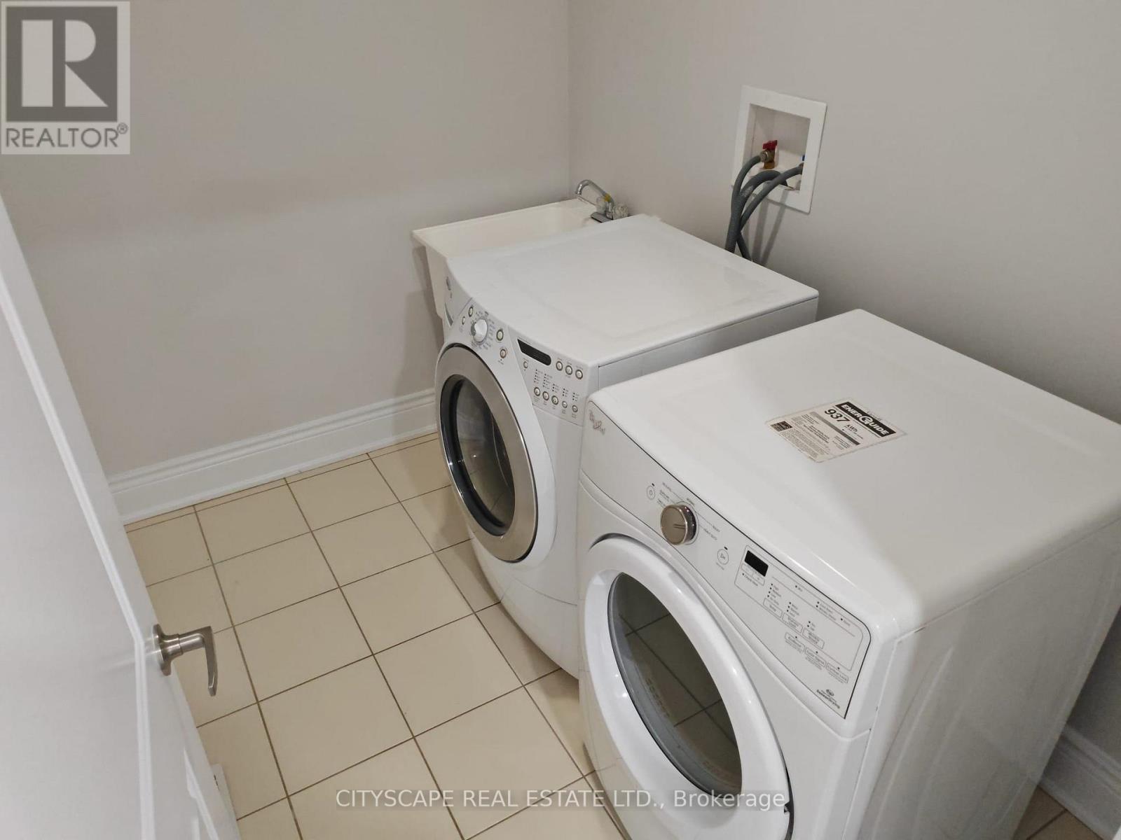 228 Slingsby Landing, Milton, Ontario  L9T 8N5 - Photo 20 - W12836998