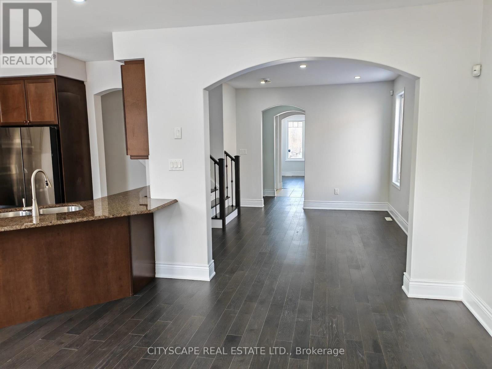 228 Slingsby Landing, Milton, Ontario  L9T 8N5 - Photo 6 - W12836998